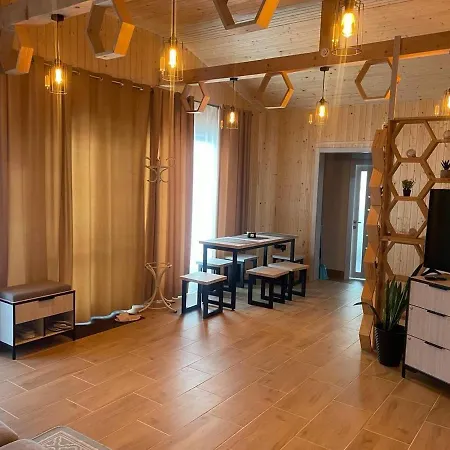 Tustan Holiday home *